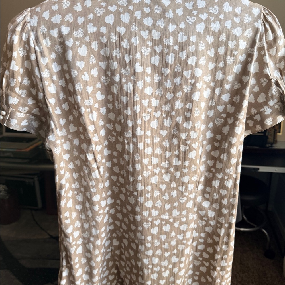 Women's Tan and White Heart Print Blouse - Picture 4 of 4